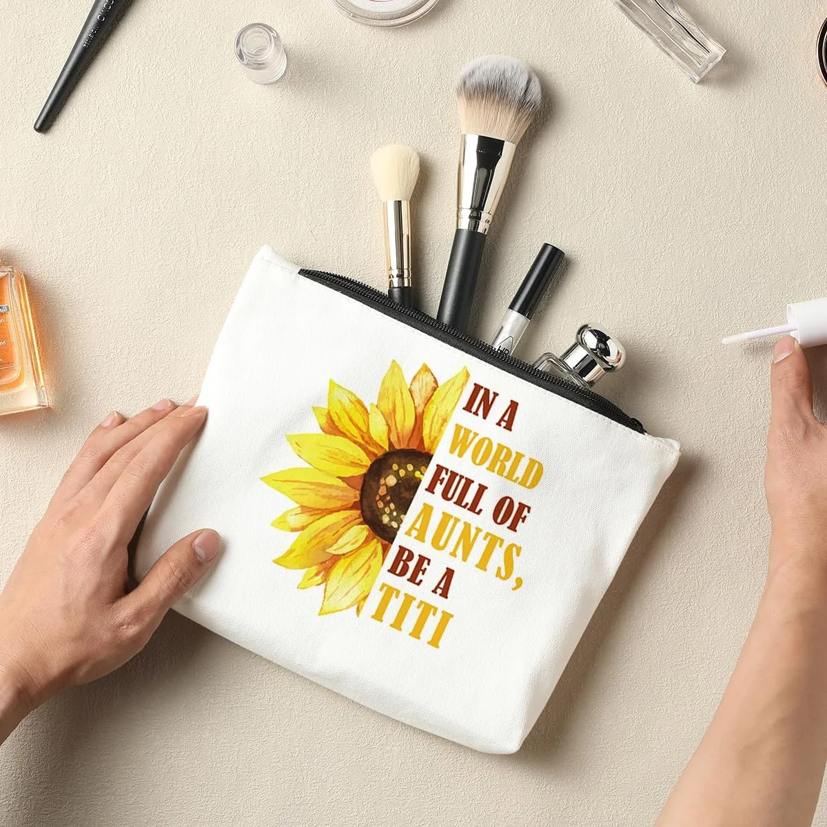 Aunt Auntie Gifts, Titi Makeup Bag for Women, TITI Gift from Sunflower Cosmetic Bag, Aunt Appreciation Gift, Christmas Thanksgiving Mother's Day Birthday Gift, for Aunt Titi Travel Toiletry Pouch