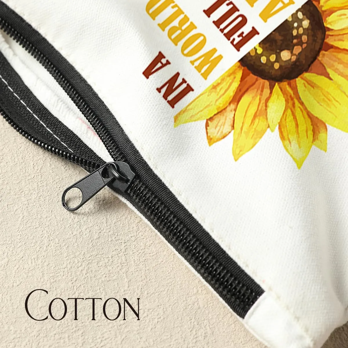 Aunt Auntie Gifts, Titi Makeup Bag for Women, TITI Gift from Sunflower Cosmetic Bag, Aunt Appreciation Gift, Christmas Thanksgiving Mother's Day Birthday Gift, for Aunt Titi Travel Toiletry Pouch
