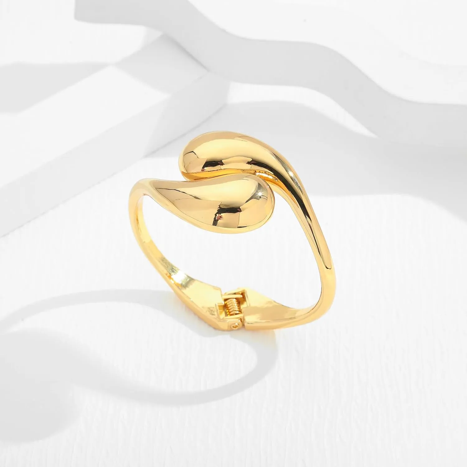 Chunky Gold Bangle Bracelets for Women Trendy Wide Hinged Open Cuff Bangle Bracelet Boho Thick Statement Gold Bracelets Am Cuff Wist Bracelets