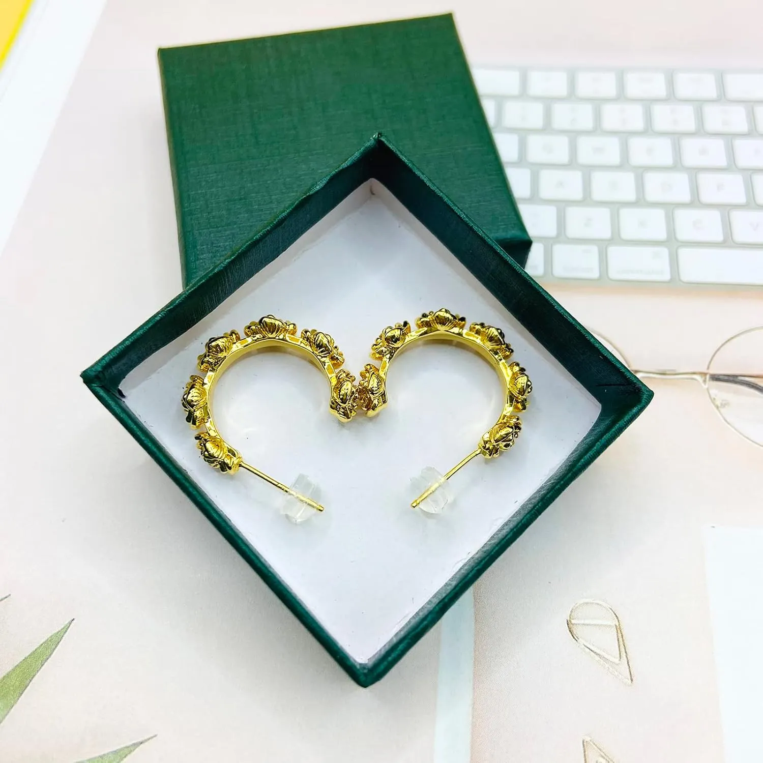 Chunky Gold Hoop Earrings for Women, 14K Gold Plated Hoop Earrings Lightweight Stainless Steel Hollow Open Hoops Hypoallergenic Earrings Fashion Jewelry for Women