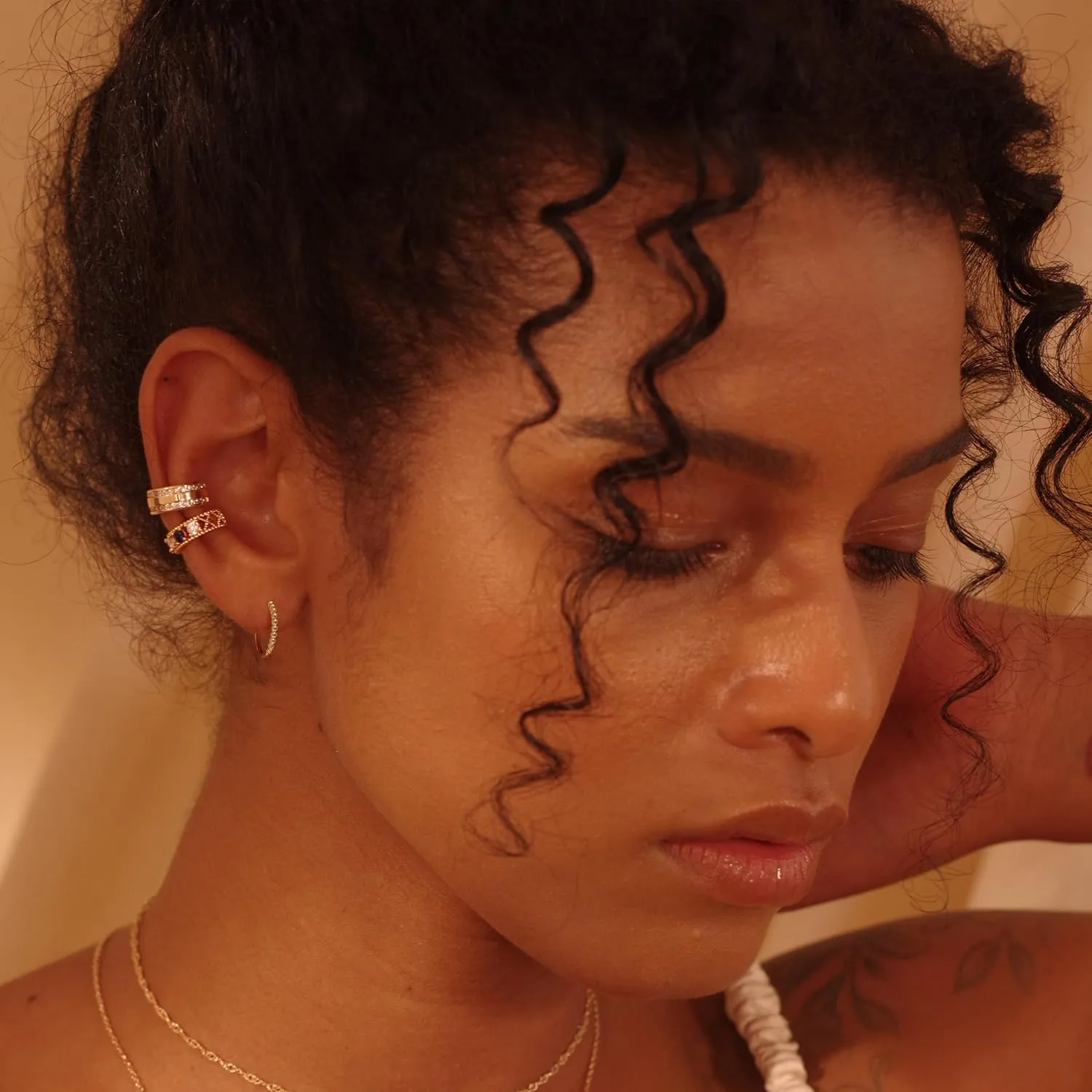 Fettero Women Gold Huggie Hoop Earrings 14K Gold Plated Small Hoop Earrings Beaded Hoop Earrings for Everyday Wear Tiny Boho Beach Slepper Earrings Simple Delicate Hypoallergenic Jewelry