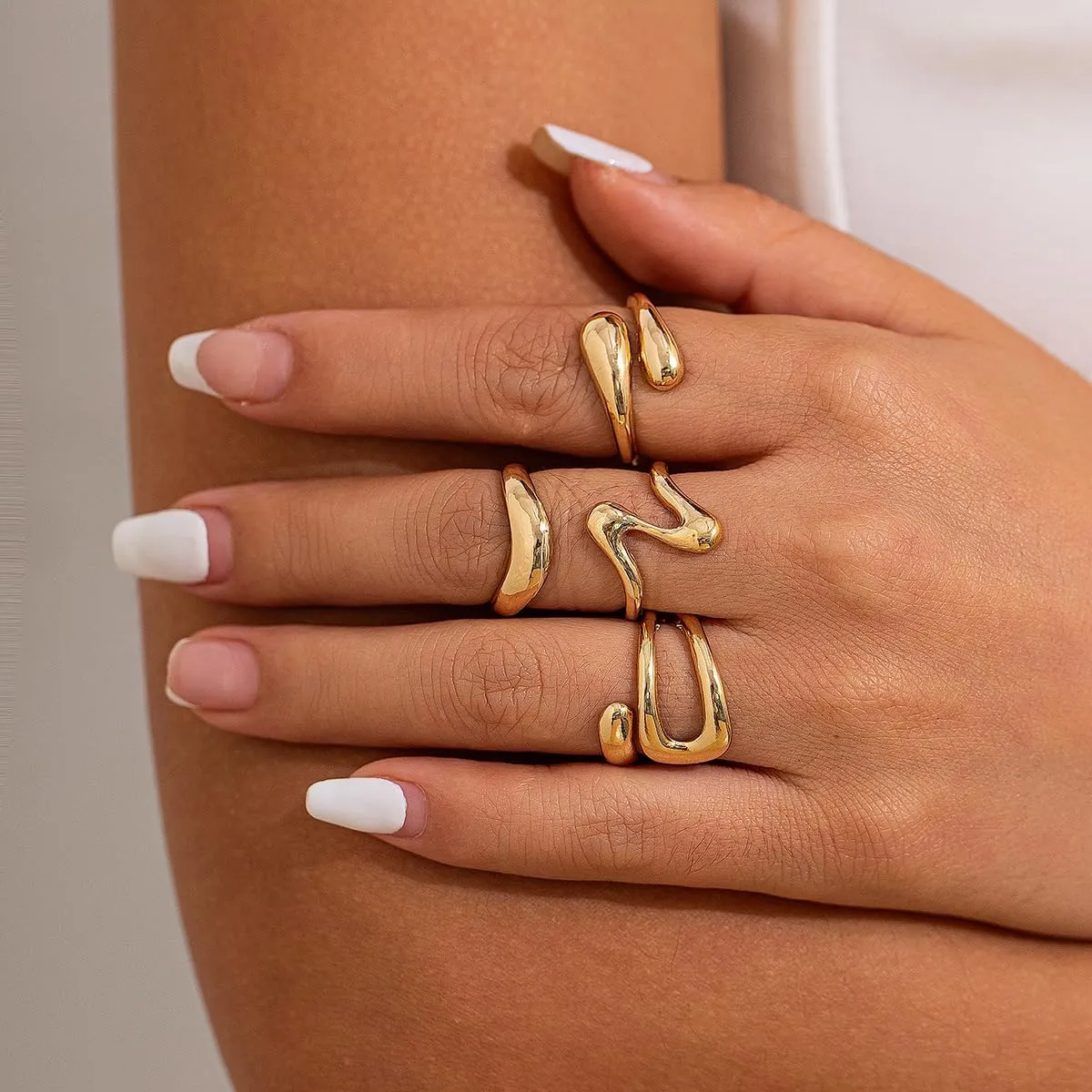 Gold Chunky Rings Set for Women 14K Stackable Dome Statement Rings Vintage Dainty Knuckle Open Midi Finger Rings Gold Jewelry Prom Costume Accessories Set of 4-10