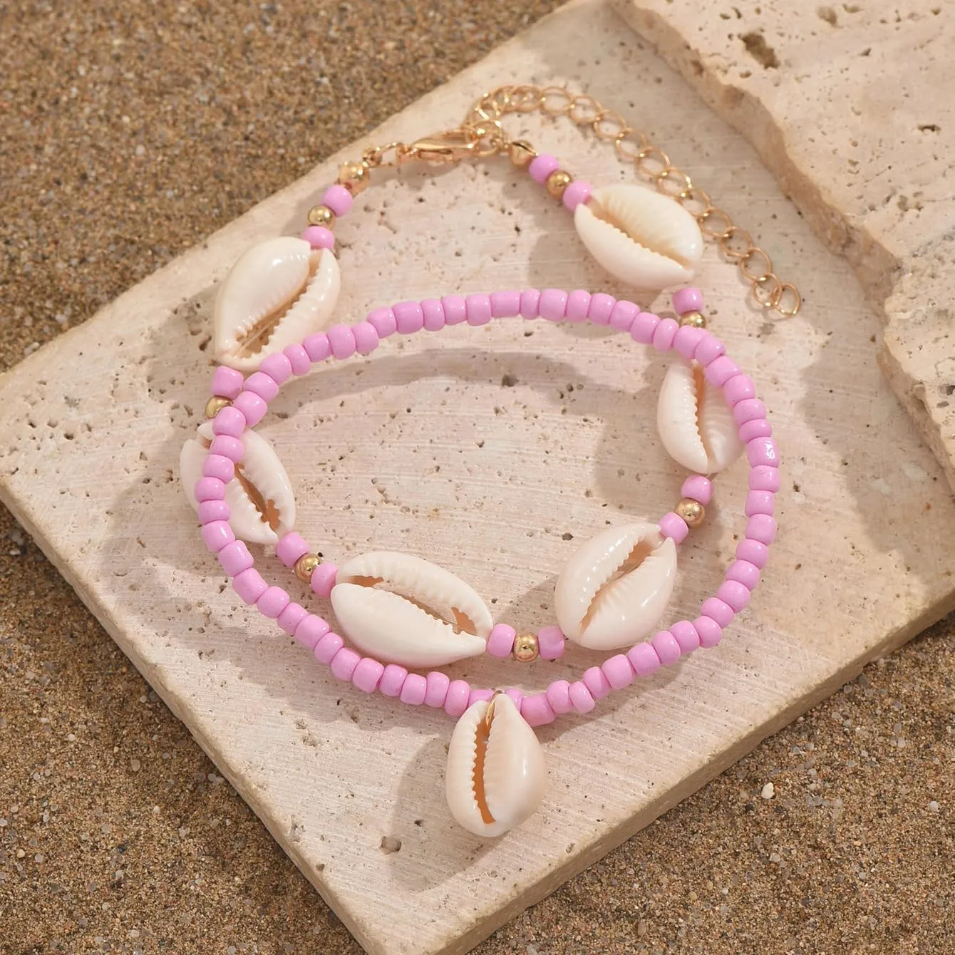 INENIMARTJ Puka Shell Anklets Bracelet for Women Colorful Shell Beaded Anklet Summer Ocean Hawaiian Beach Foot Jewelry Mermaid Seashell Anklets Jewelry for Women