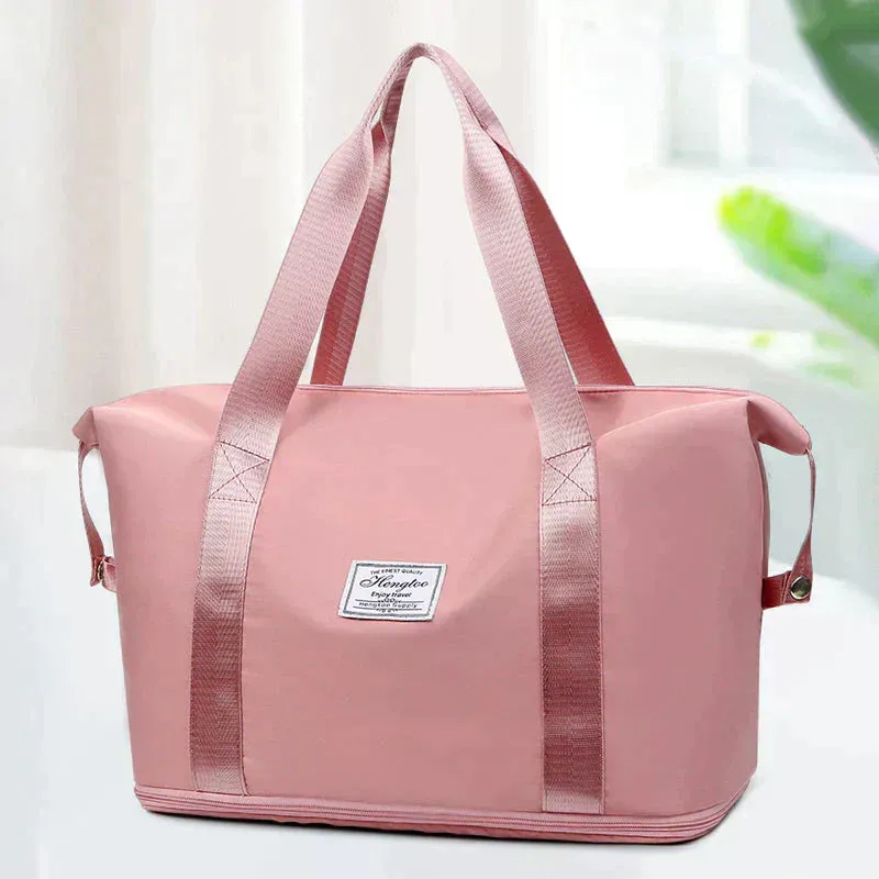Livia | Waterproof travel bag with ample storage space