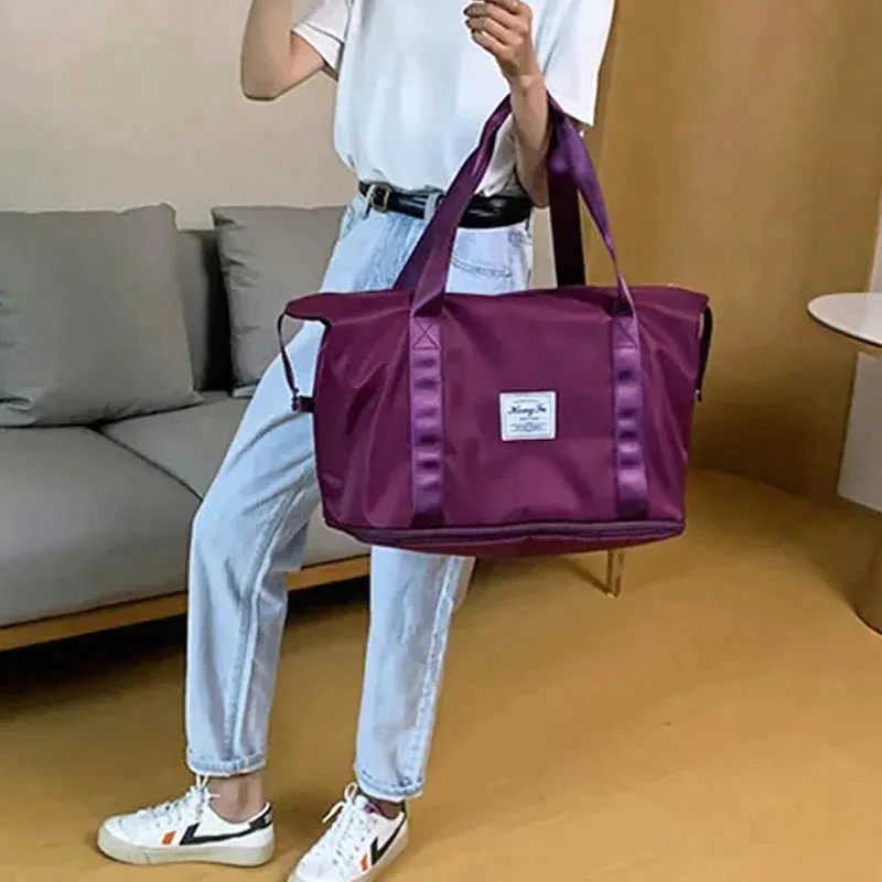 Livia | Waterproof travel bag with ample storage space