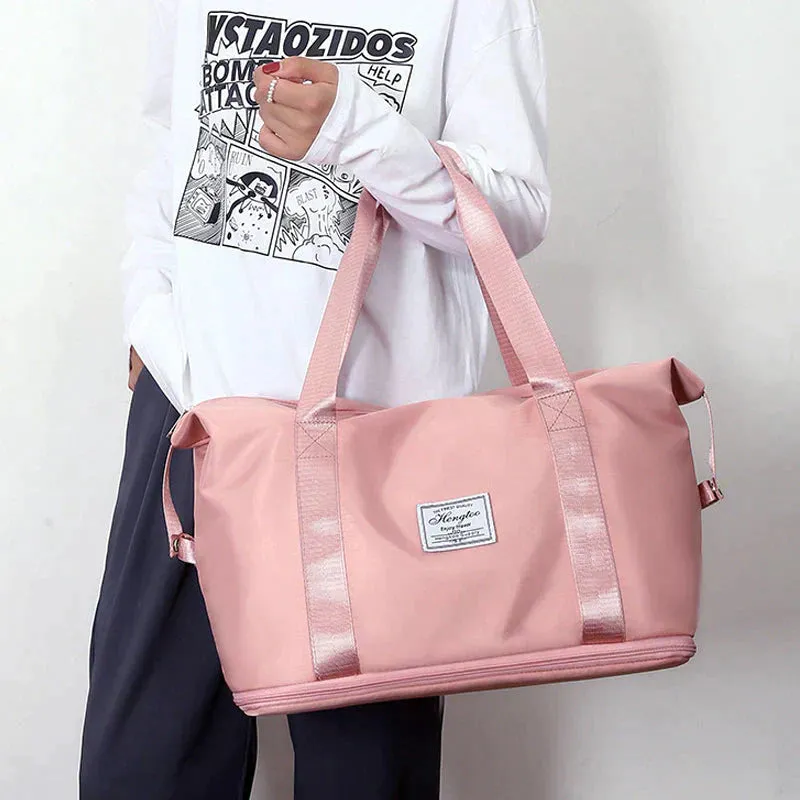 Livia | Waterproof travel bag with ample storage space