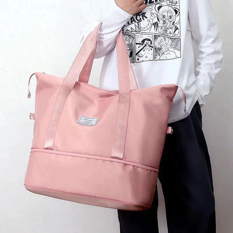 Livia | Waterproof travel bag with ample storage space