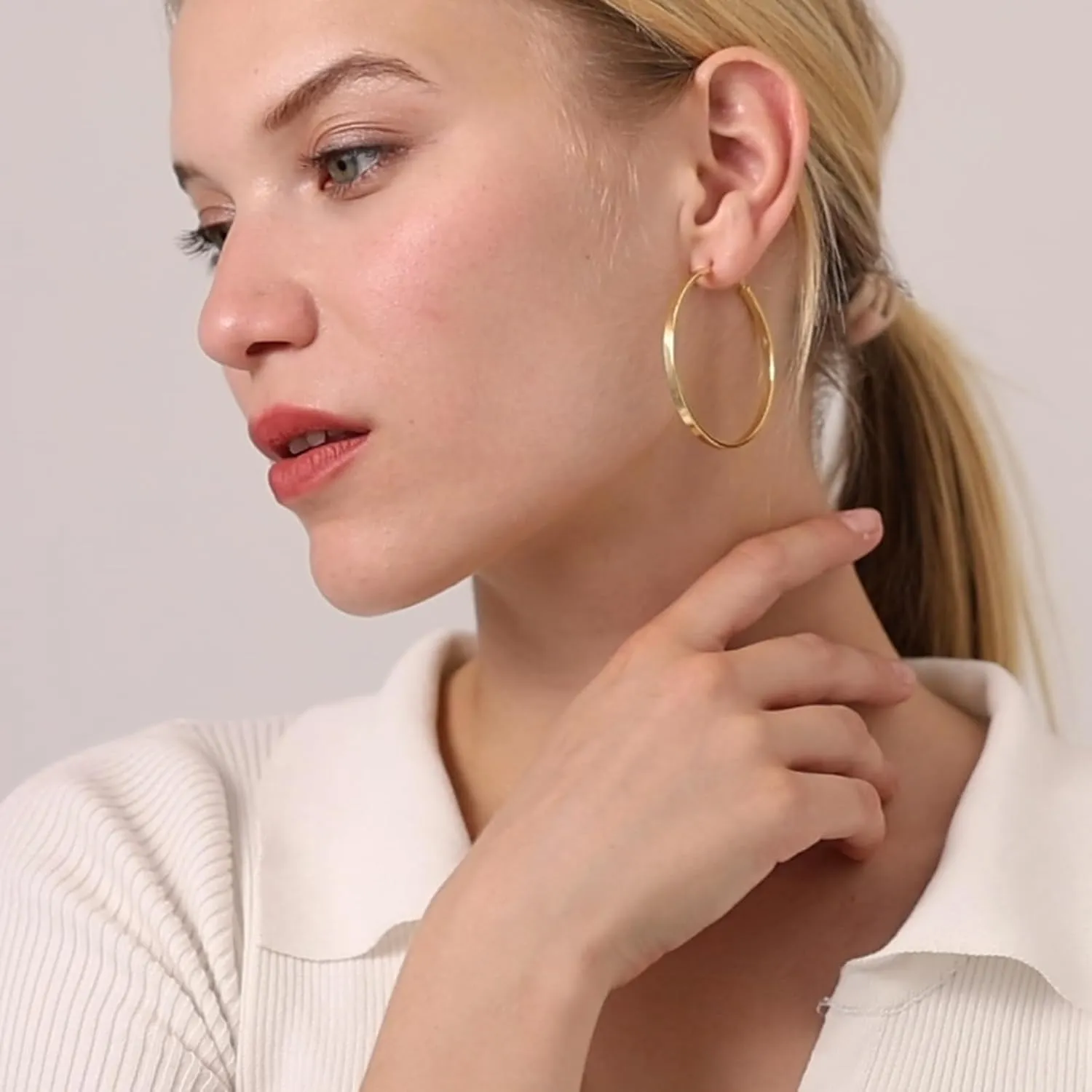 LOUMILEO Sterling Silver Hoop Earrings Large Silver Hoop Earrings for Women Lightweight Big Hoops Earring Hypoallergenic Thin Hoops Earring for Women 30/40/50/60/65/70MM