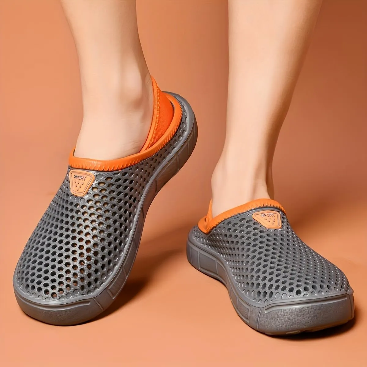 Men's Fashion EVA Clogs Sandals Slip-On Outdoor Beach Slippers for Men Featuring a Closed Toe Design for Work, Garden, and Indoor Activities