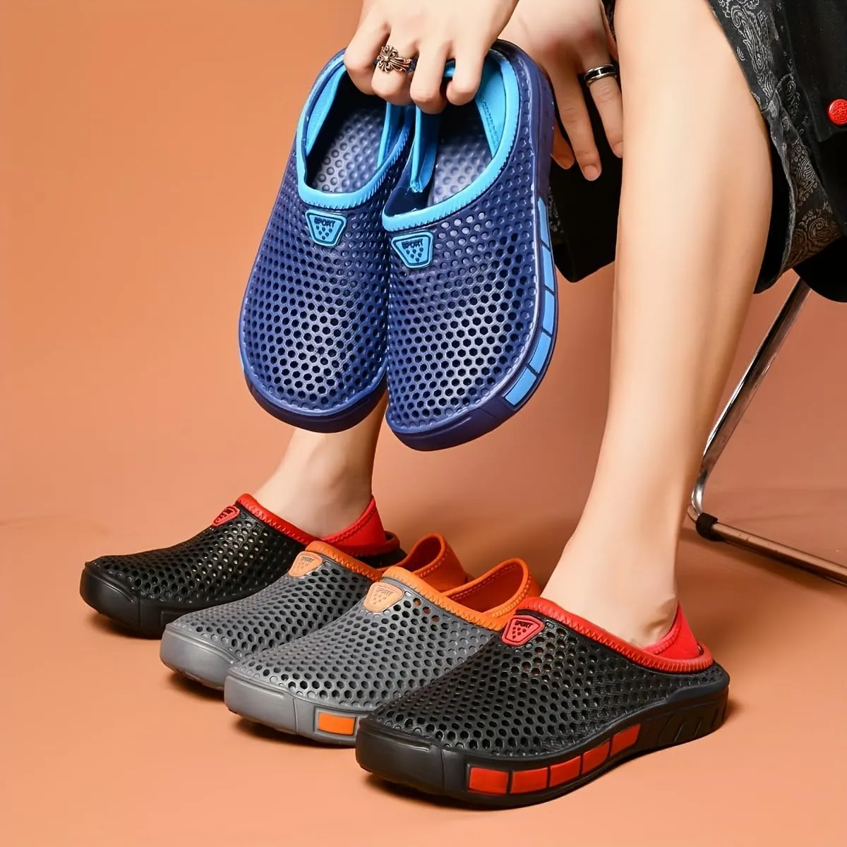 Men's Fashion EVA Clogs Sandals Slip-On Outdoor Beach Slippers for Men Featuring a Closed Toe Design for Work, Garden, and Indoor Activities