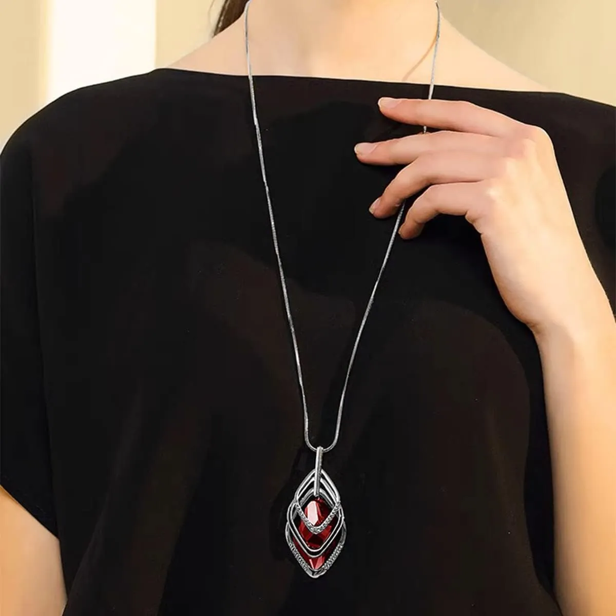 Solid Long Sweater Necklaces for Women Elegant Triple Stack Cubic Zirconia Pendant Rhombic Rhinestone Pendant Y Necklaces Fashion Jewelry