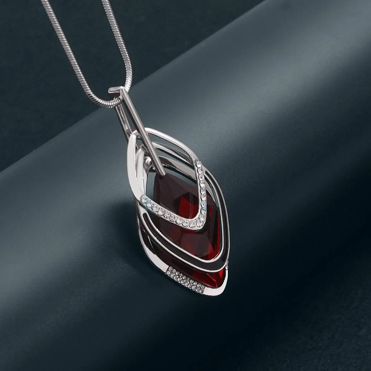 Solid Long Sweater Necklaces for Women Elegant Triple Stack Cubic Zirconia Pendant Rhombic Rhinestone Pendant Y Necklaces Fashion Jewelry